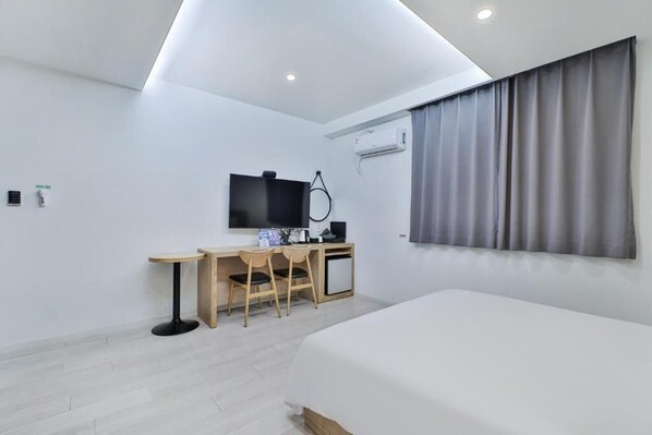 Soundproofing, free WiFi