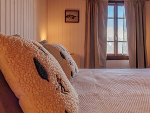 4 Schlafzimmer, Schreibtisch, Internetzugang