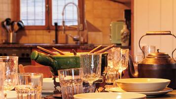 Réfrigérateur, micro-ondes, four, lave-vaisselle