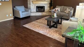 智能电视、壁炉