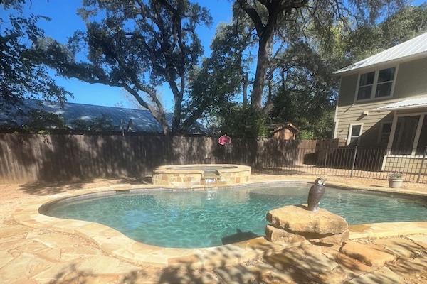 Et oppvarmet basseng