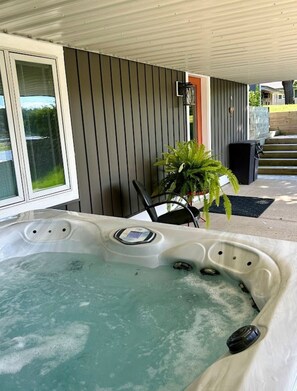Terrace/patio - Luxury Riverfront Sanctuary (Stanwood)