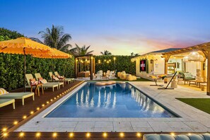 Outdoor pool - Wellness Retreat at WPB - HotTub | Sauna | ColdPlunge | Golf (West Palm Beach)
