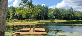 Peaceful 3-bedroom lodge that sleeps up to 10 on a private lake.