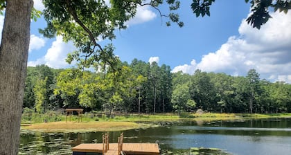 Peaceful 3-bedroom lodge that sleeps up to 10 on a private lake.