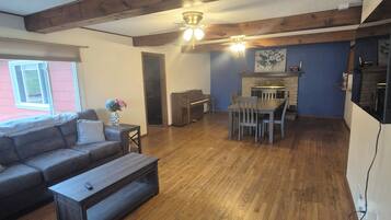 Télévision, cheminée