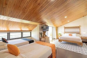 Minibar, desk, laptop workspace, blackout curtains - Virgo Villa Que Hoi An (Hoi An)
