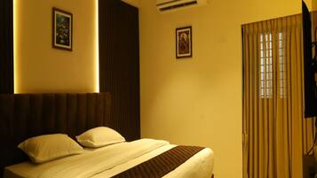 Egyptian cotton sheets, premium bedding, free WiFi