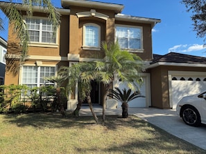 Exterior - Spacious 5-bedroom house in amazing Orange Park with AC and close to beaches (Orange park)
