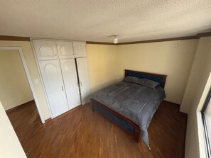 3 bedrooms, WiFi, bed sheets