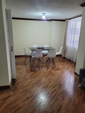Dining - Spacious apartment in downtown Quito, perfect for your getaway (Quito)