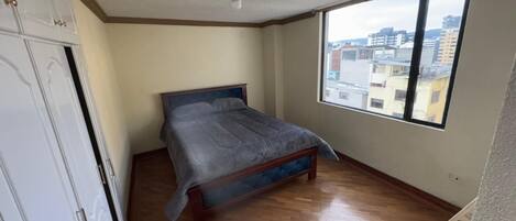 3 bedrooms, WiFi, bed sheets