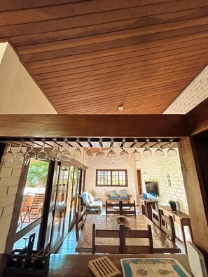Dining - House in the wonderful Pauba Condominium, a small village. (São Sebastião)
