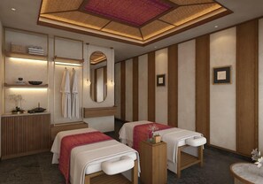 Couples treatment rooms, hot tub, hot stone massages