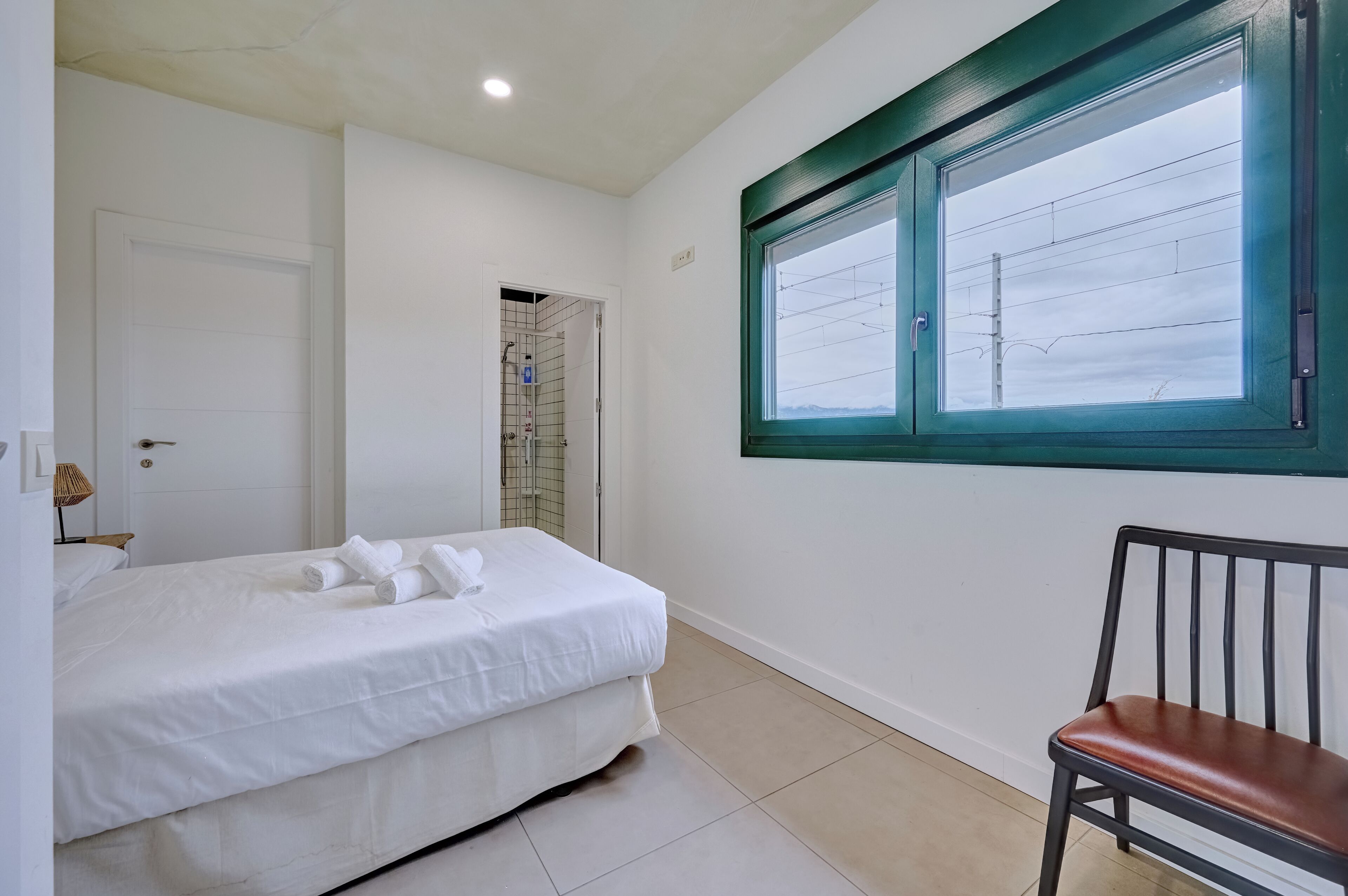 2 chambres, fer et planche à repasser, Wi-Fi, draps fournis