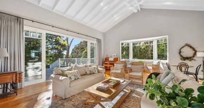 Prior Lodge Katoomba - Spacious & Stylish Retreat