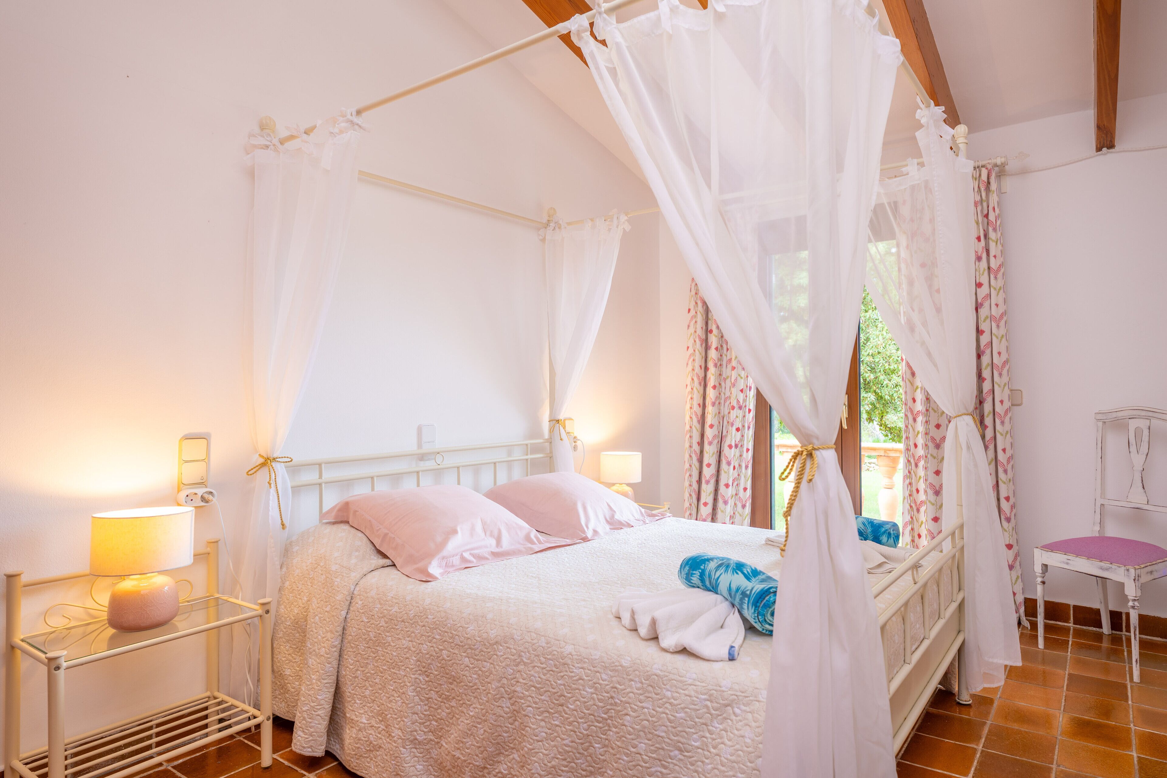 Een strijkplank/strijkijzer, gratis wifi, beddengoed