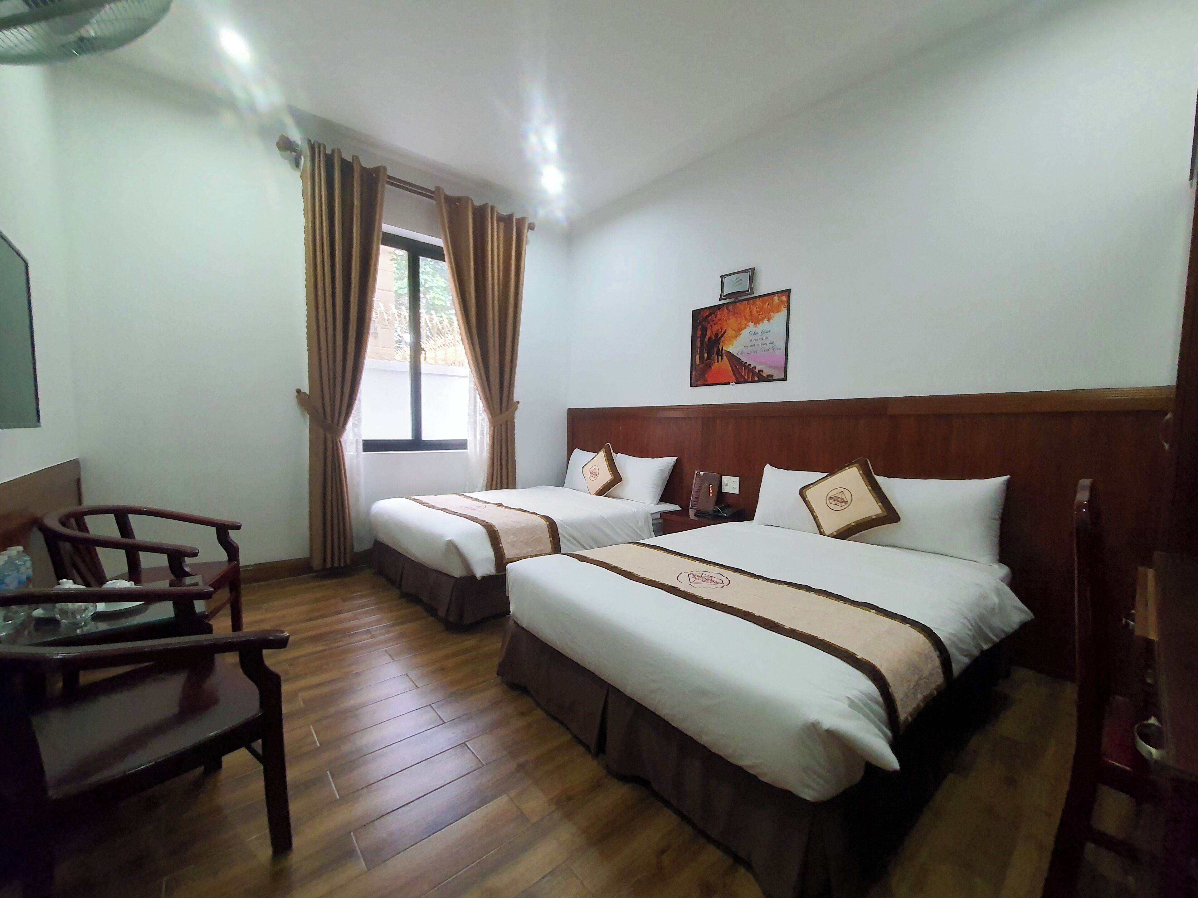 Ropa de cama de alta calidad y escritorio 