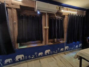 غرفة عادية رب�اعية - منظر للفناء | واي فاي مجانًا