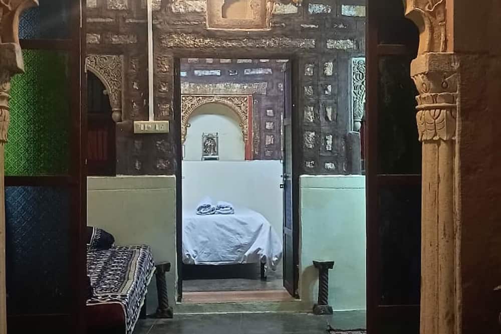Shangri-La Heritage Haveli Home Stay BNB