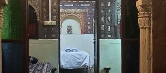 Shangri-La Heritage Haveli Home Stay BNB