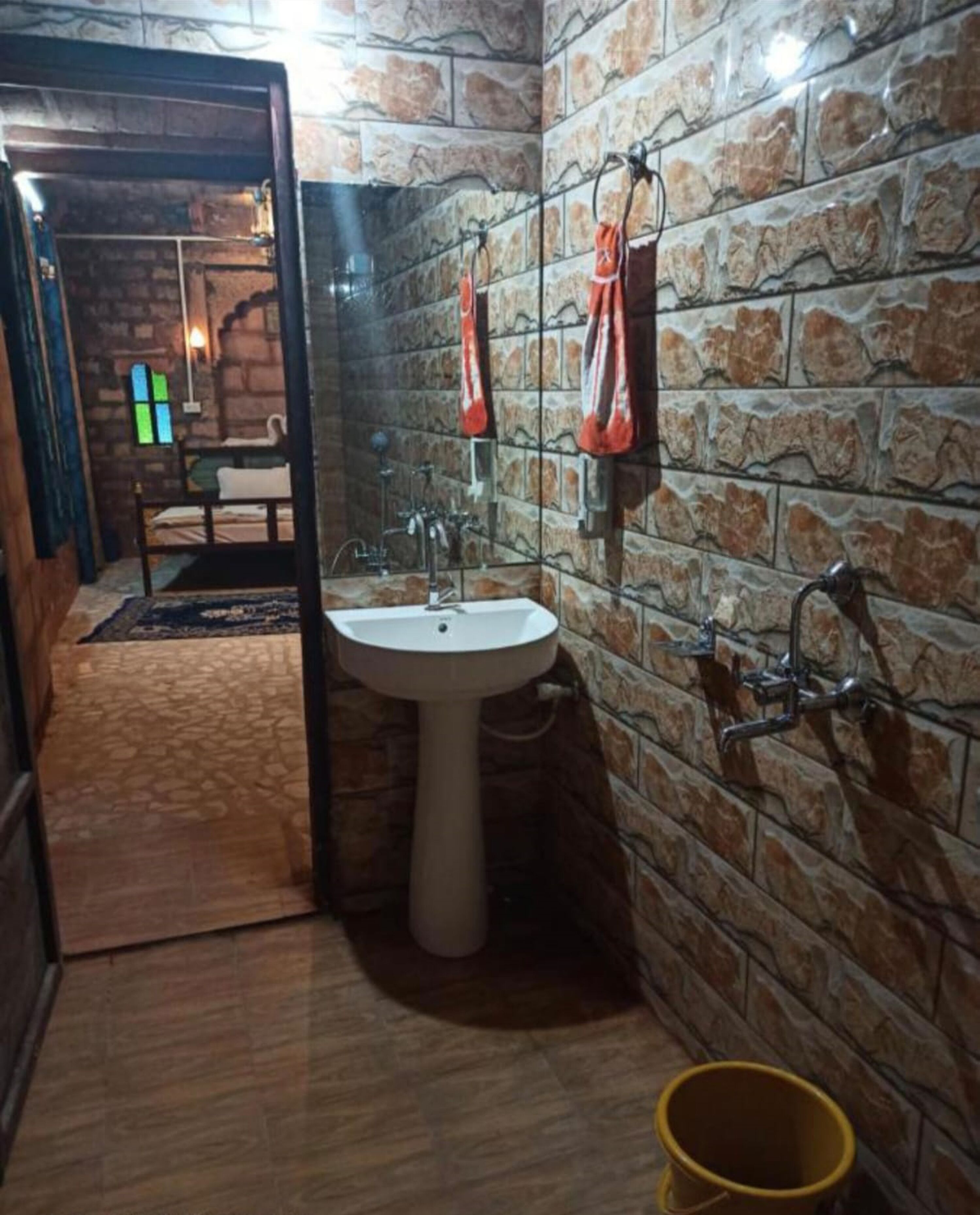 Deluxe Triple Room, Balcony | Bathroom