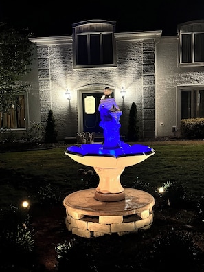 Exterior detail - Immersive Themed Luxury Getaway-W/th- Hot Tub/Theater/Game Room/Gym-Sleeps Large (Girard)