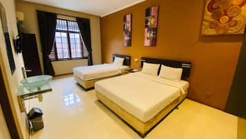 Kamar Keluarga | Meja kerja dan Wi-Fi gratis