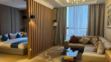 In-room safe, soundproofing, iron/ironing board, free WiFi