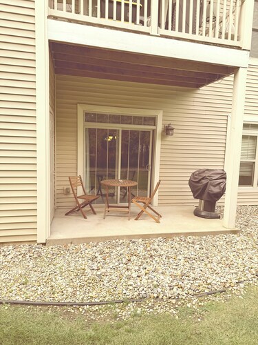 Cozy Condo for ND and Business Stay