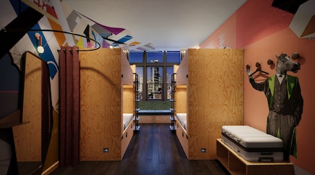 Free WiFi, bed sheets