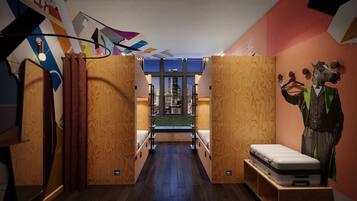 Free WiFi, bed sheets