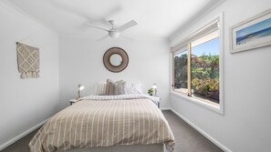 3 bedrooms, bed sheets