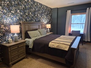 5 bedrooms, iron/ironing board, WiFi, bed sheets