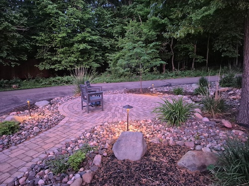 The River House - 4 BR Retreat on the Apple River