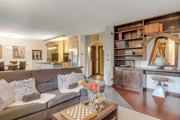 Living area - Baita Dei Fiori (Bessè Alto)