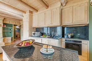 Tủ lạnh, lò vi sóng, lò nướng, bếp nấu 