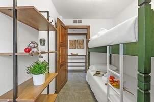 2 habitaciones, espacio para trabajar con laptop y wifi gratis 