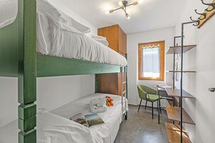 2 habitaciones, espacio para trabajar con laptop y wifi gratis 