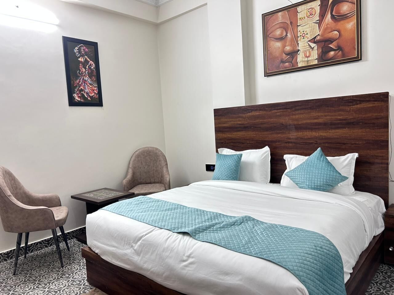 Deluxe Double or Twin Room