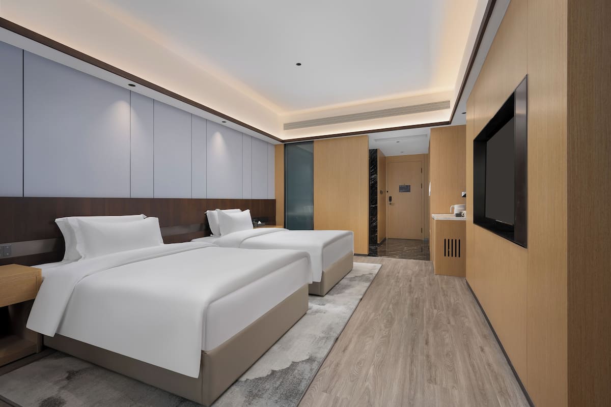Comfort Twin Room, City View | Meja, ruang kerja komputer riba, Wi-fi percuma, cadar katil
