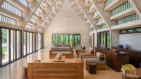 Sala de reuniones. Peregrina Tulum 317 1BR Condo