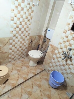 Standard Room | Bathroom - Mauli cottage (Murud)