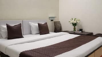 Kamar Deluks | Meja kerja dan Wi-Fi gratis