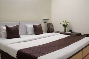 Kamar Deluks | Meja kerja dan Wi-Fi gratis