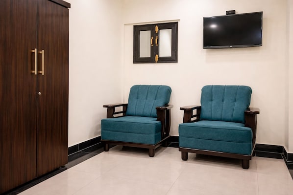 Superior Room | Desk, free WiFi - Hotel Moon Year (Lucknow)
