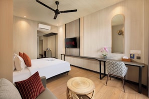 Deluxe Suite, Balcony, Garden View | Premium bedding, pillowtop beds, minibar, in-room safe - Amankara Canggu (Canggu)