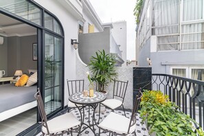 Chambre Double, balcon, vue jardin | Terrasse/Patio