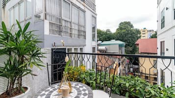 Doppelzimmer, Balkon, Gartenblick | Bügeleisen/Bügelbrett, kostenloses WLAN