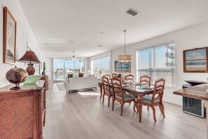 Interior - Waterfront, Short Walk to Beach, Free Parking, Hot Tub, Heated Pool ~ 305 Island Key (Clearwater)